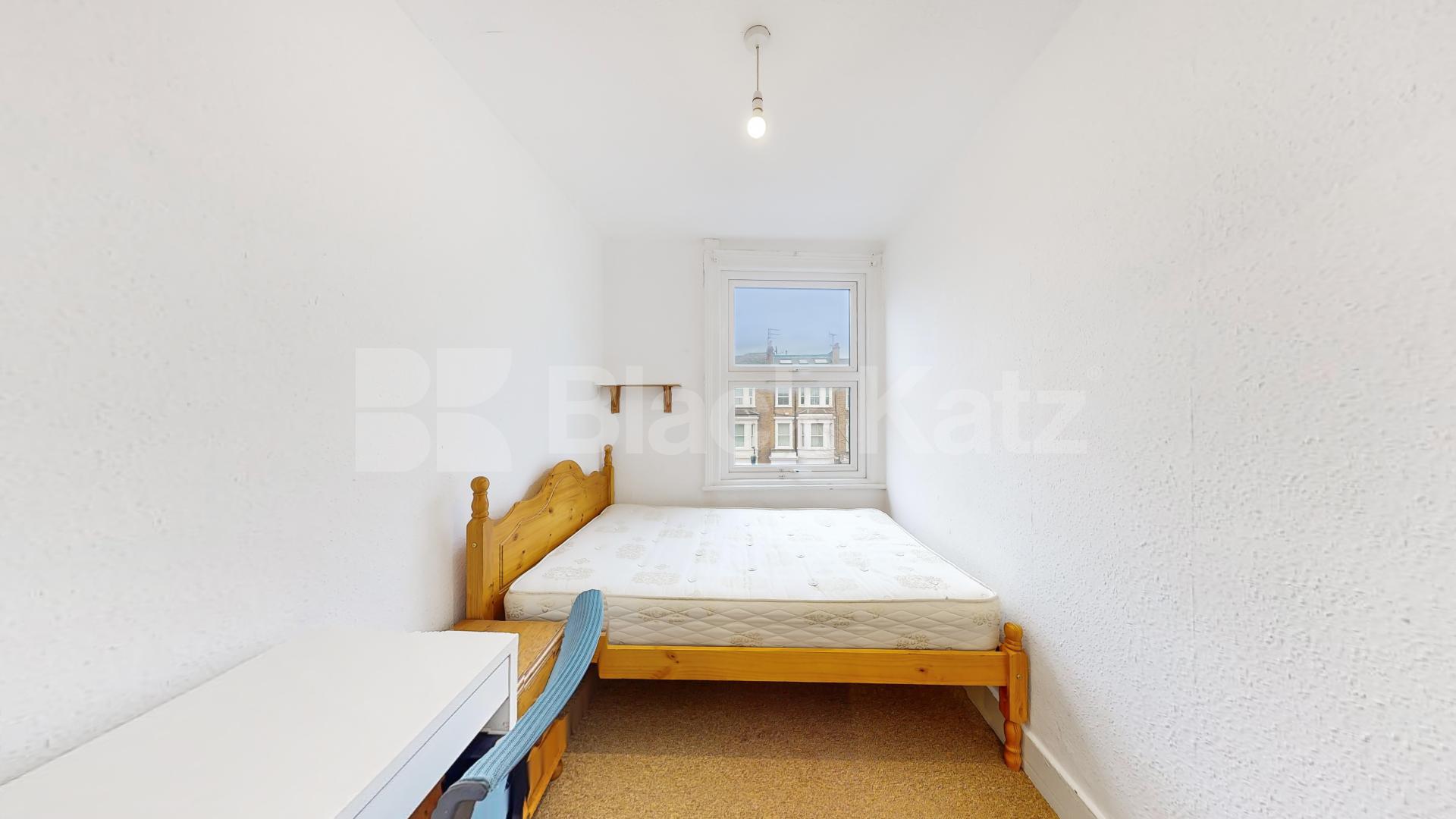 			4 Bedroom, 1 bath, 1 reception Flat			 Shepherds Bush Road, Hammersmith
